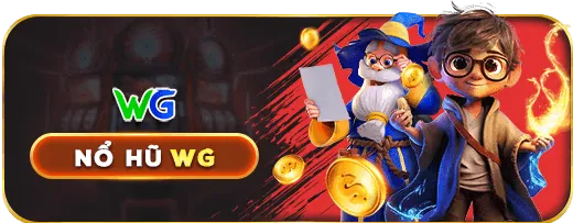Người chơi đang tập trung vào màn hình slot game với các mẹo chơi hiệu quả
